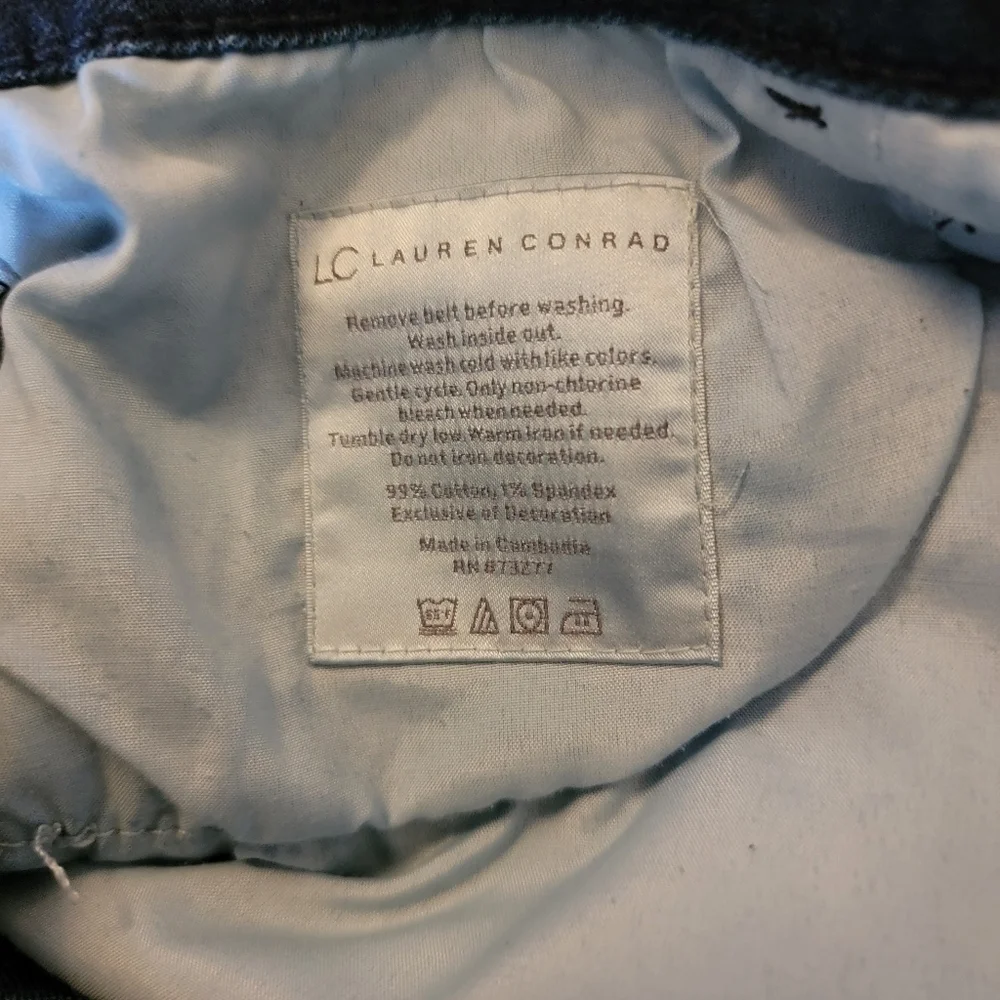 LAUREN Conrad Dark Wash Cuffed Hem Jean Shorts Size 6
